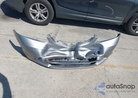 2010 Honda Fit z USA, uszkodzony, nr VIN JHMGE8H21AS019178